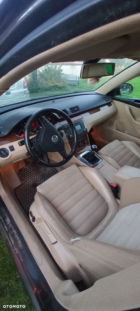 Volkswagen Passat - 2