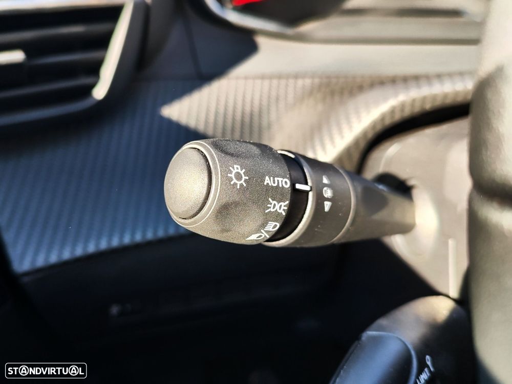 Peugeot 2008 1.2 PureTech Style - 18