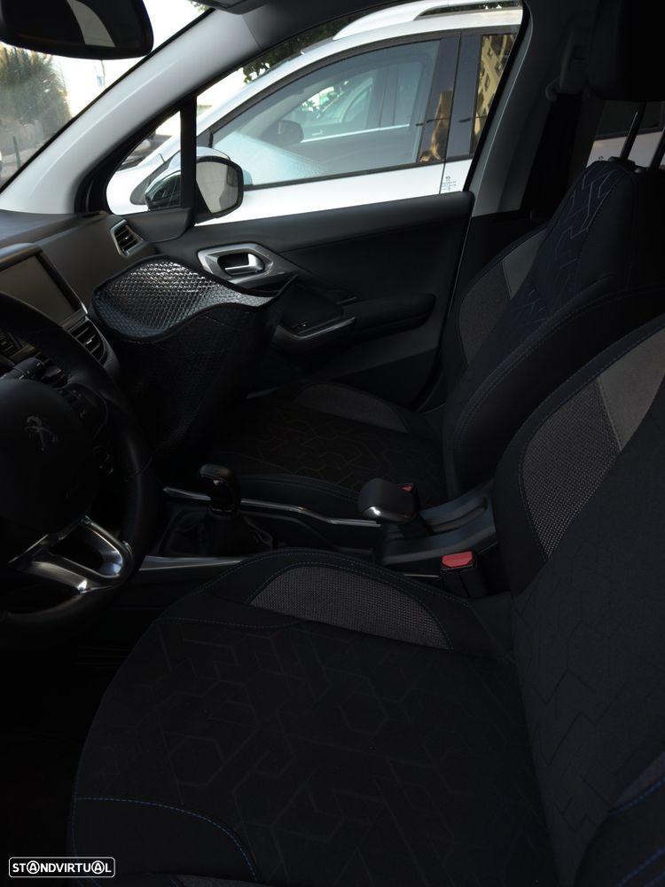 Peugeot 2008 1.2 PureTech Active - 6