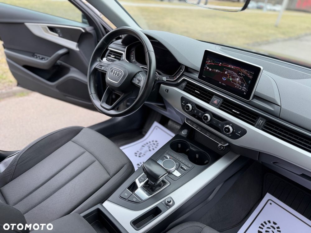 Audi A4 Limousine - 32