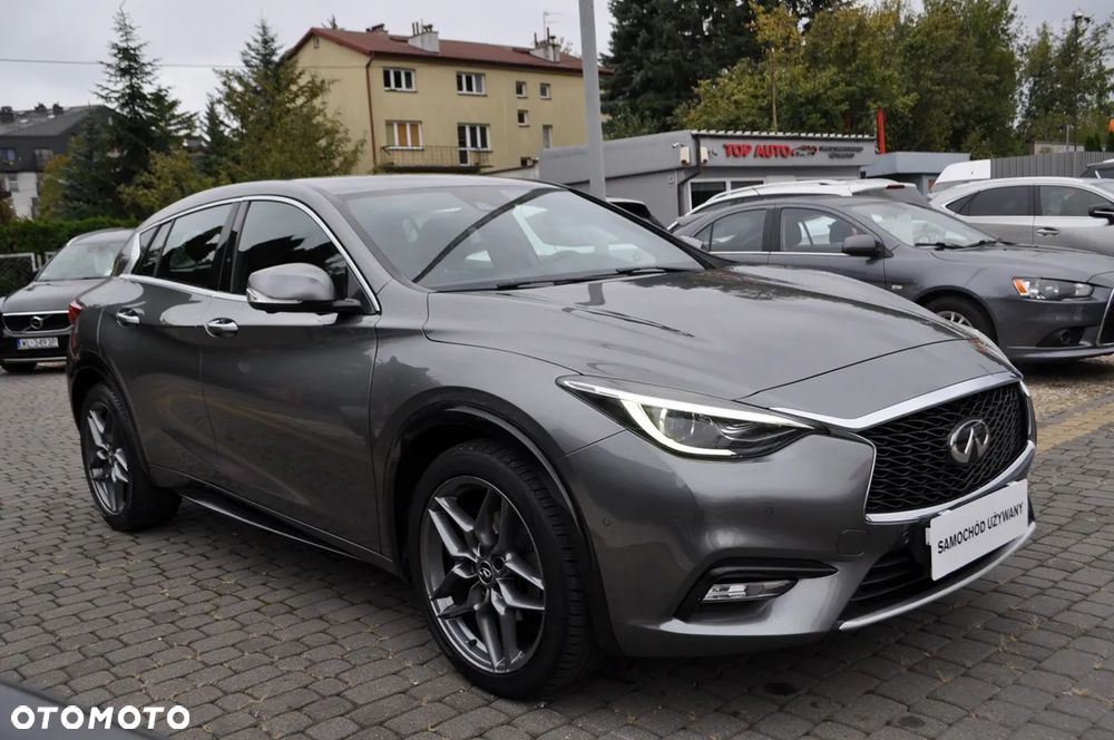 Infiniti Q30 1.6t DCT Premium Tech Cafe Teak - 7