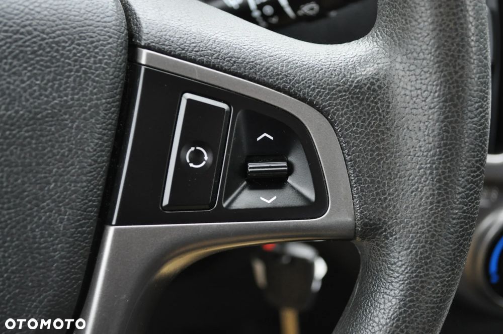 Hyundai i20 1.2 Fifa World Cup Edition - 24