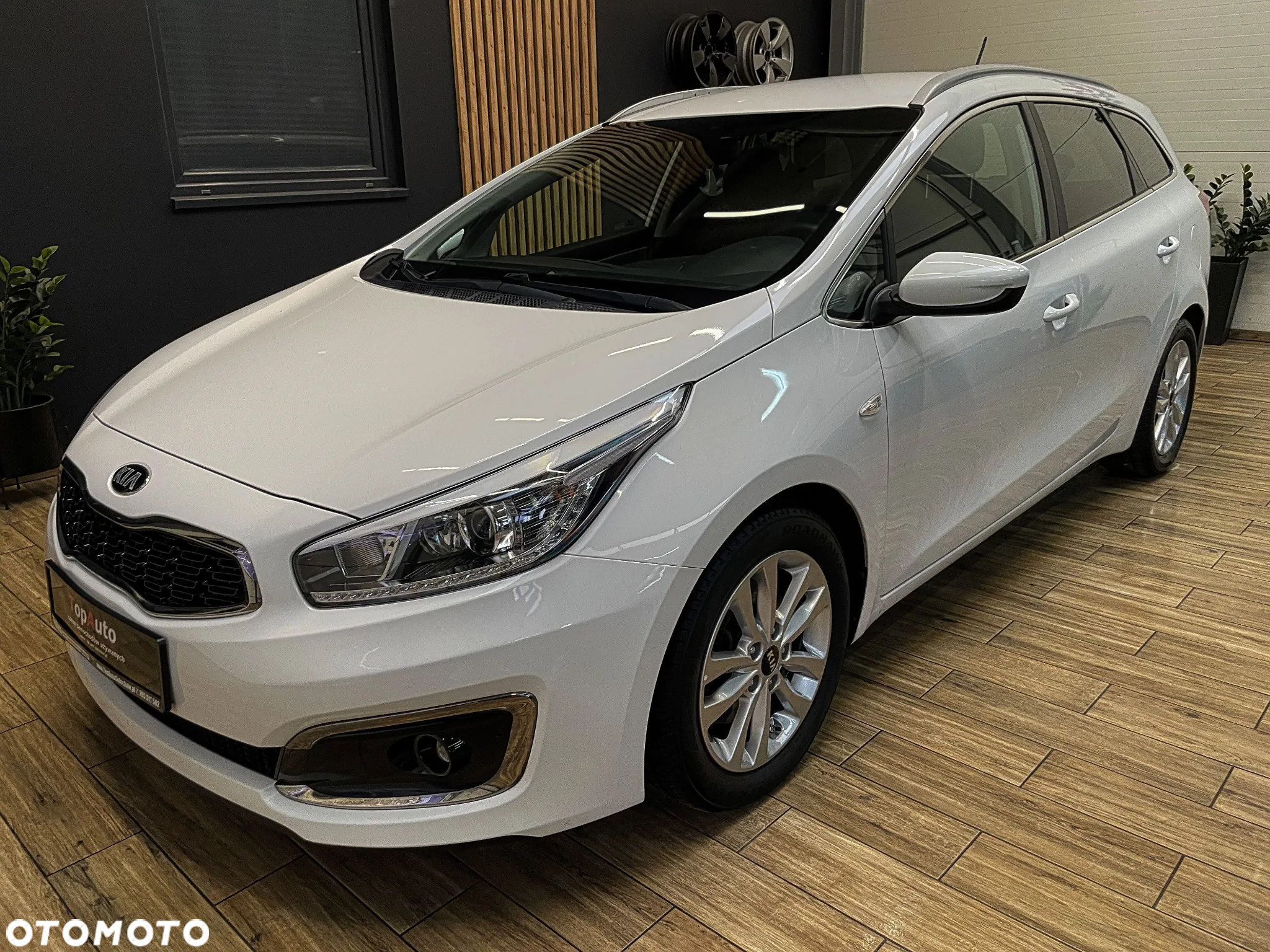 Kia Ceed 1.4 Attract - 13