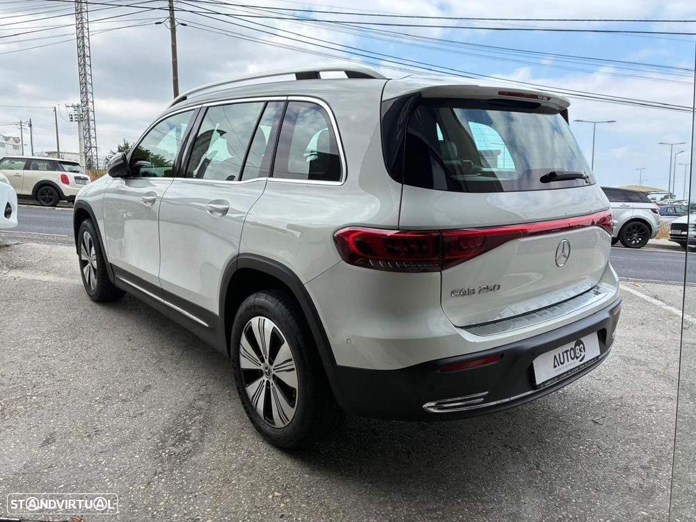 Mercedes-Benz EQB 250 Progressive — fotografia 4