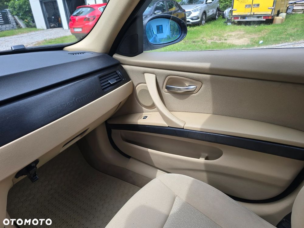 BMW Seria 3 325i - 22