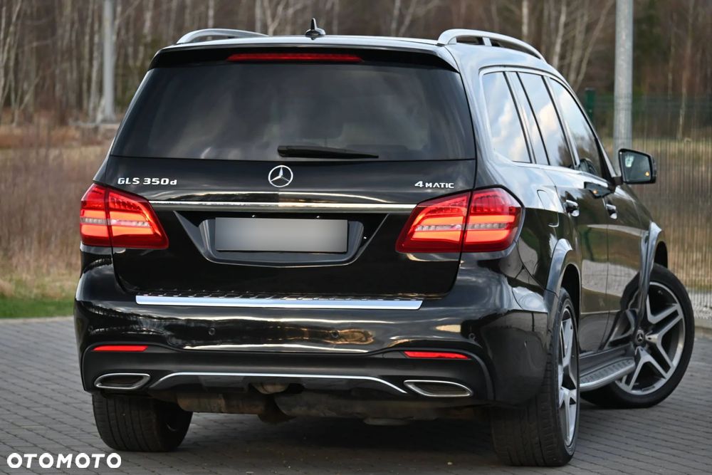 Mercedes-Benz GLS - 12