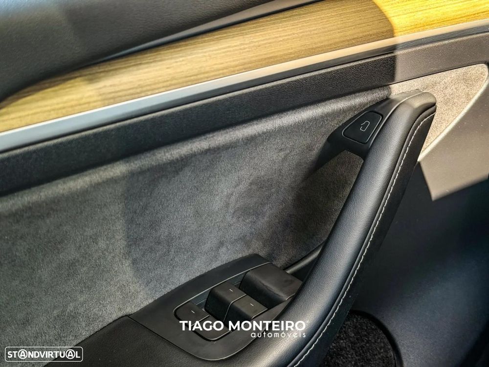 Tesla Model Y Tração Traseira - 50