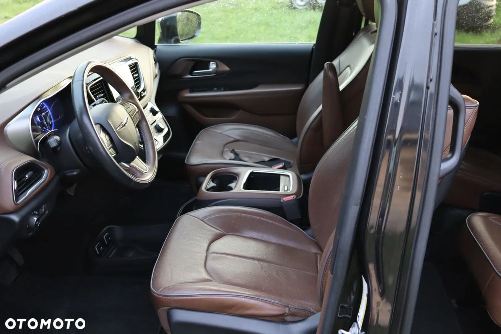Chrysler Pacifica - 19