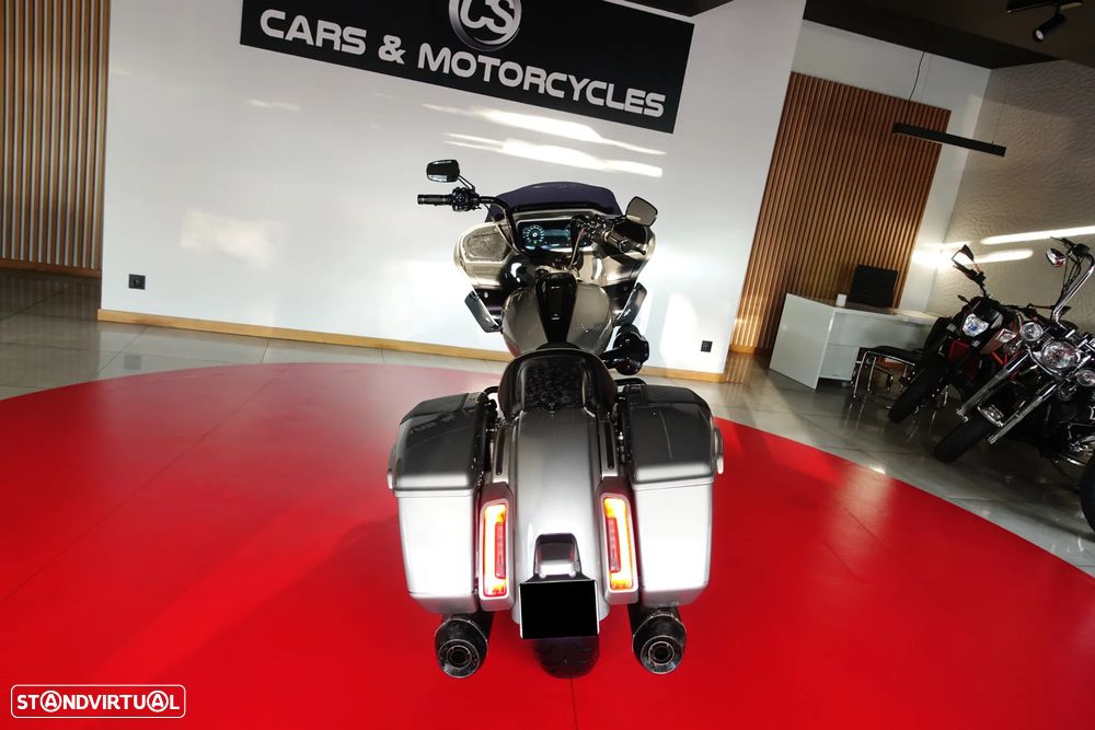 Harley-Davidson Road Glide CVO - 16