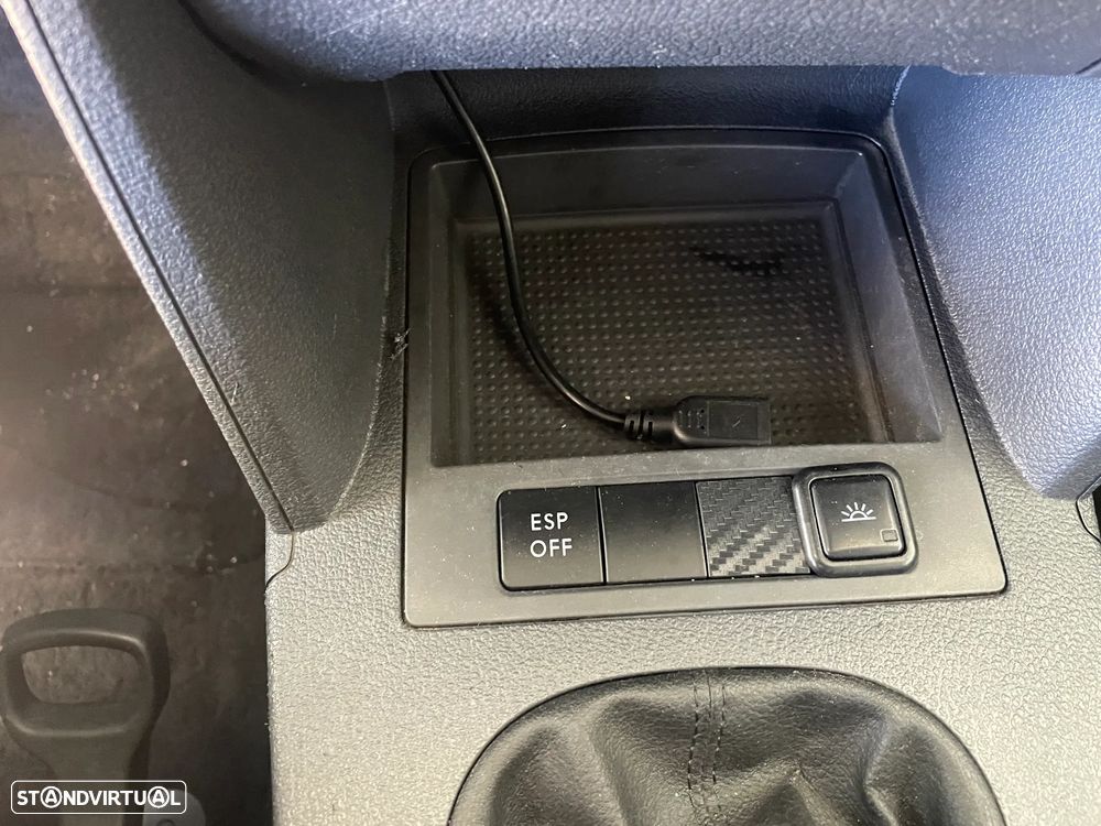 VW Touran 1.9 TDi Highline 7L - 23