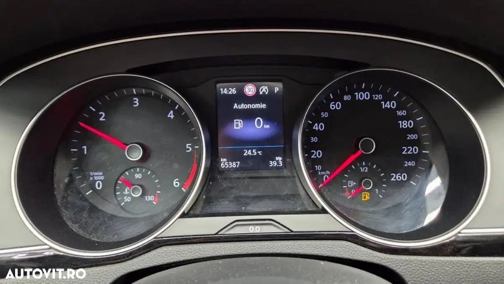 Volkswagen Passat 2.0 TDI DSG Highline - 16