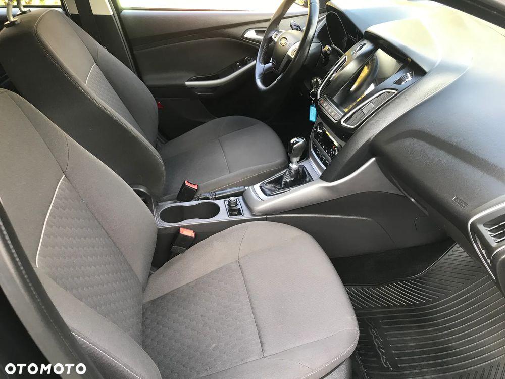 Ford Focus 1.6 TDCi DPF SYNC Edition - 11