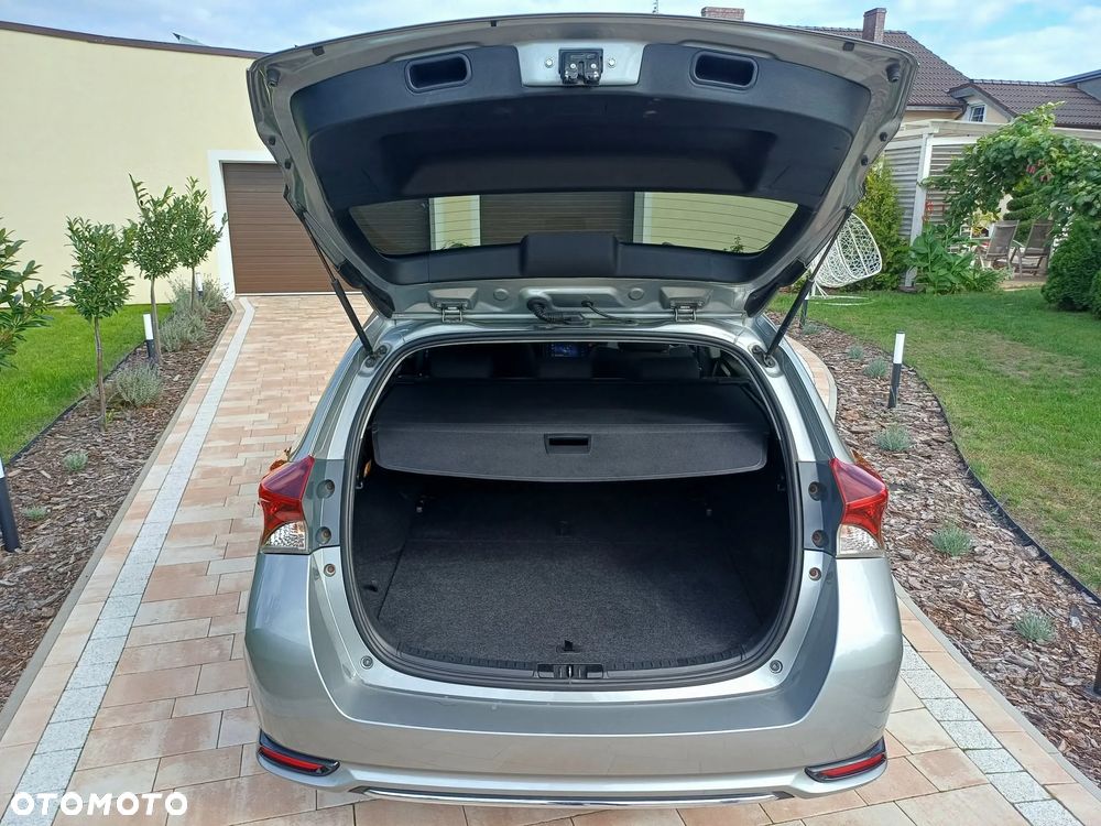 Toyota Auris 1.8 HSD Luna - 14