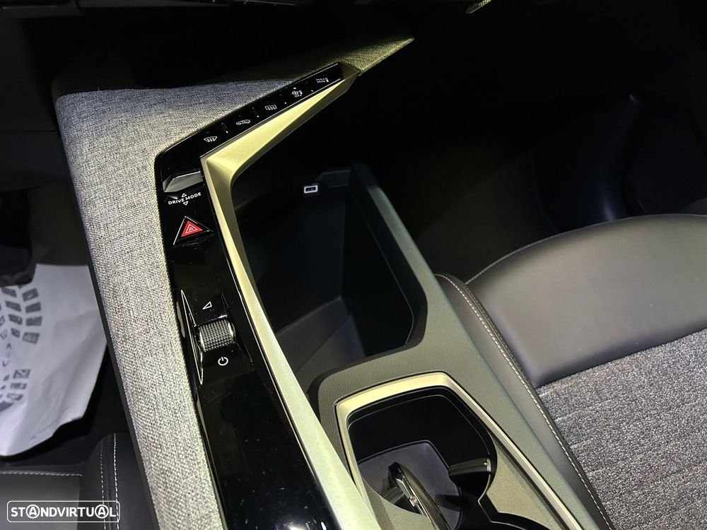 Peugeot 3008 1.2 Hybrid Allure e-DCS6 - 33