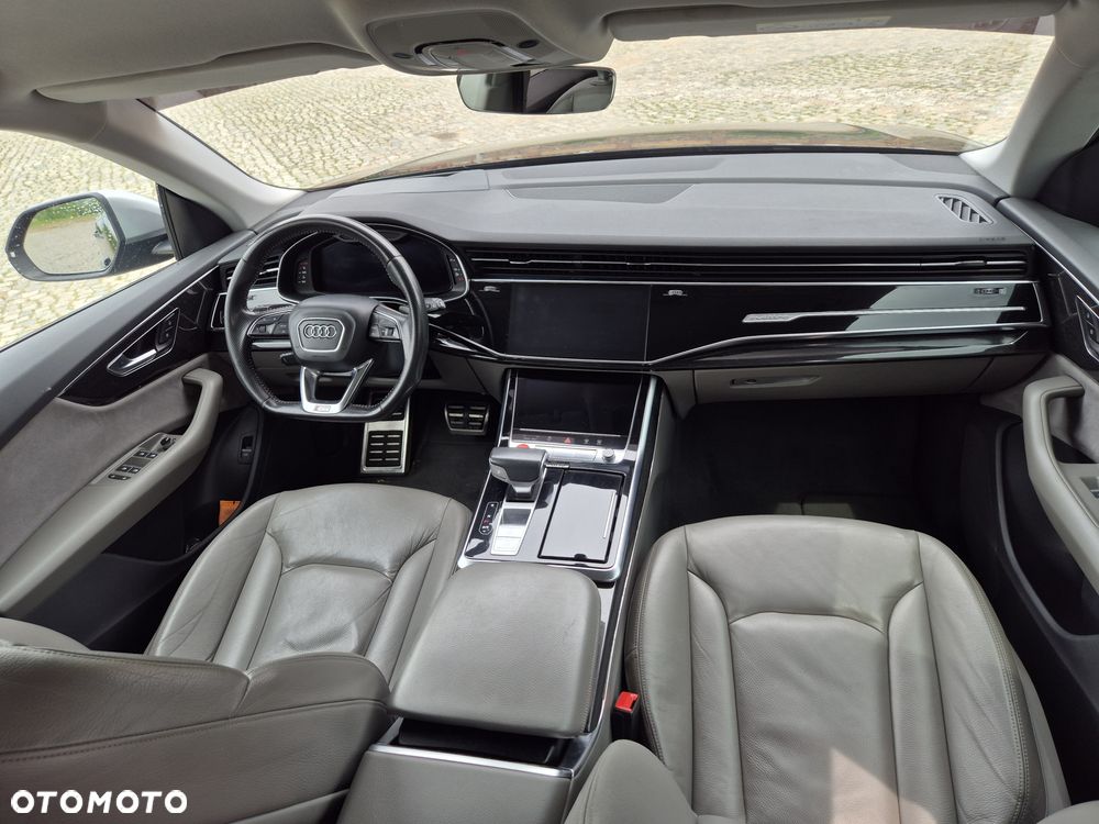 Audi Q8 - 6
