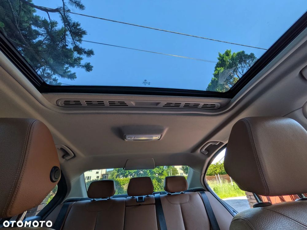 BMW Seria 3 328i Luxury Line - 36
