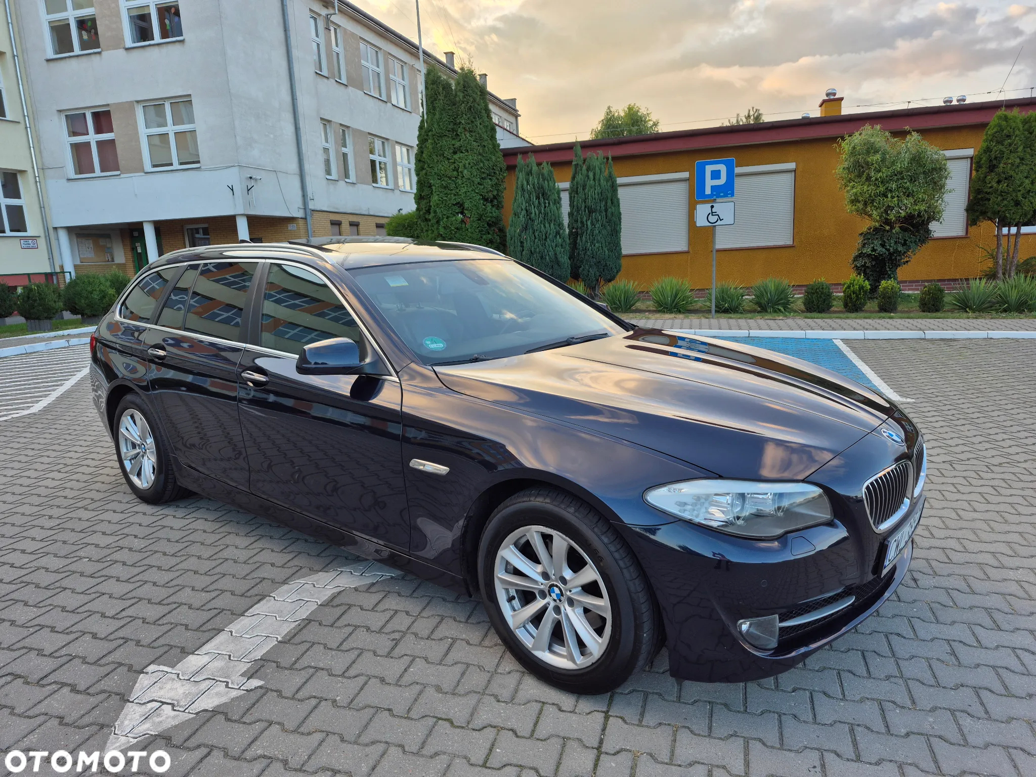 BMW Seria 5 520d Touring - 15