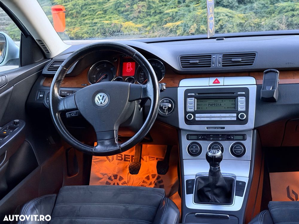 Volkswagen Passat 2.0 TDI DPF Highline - 15