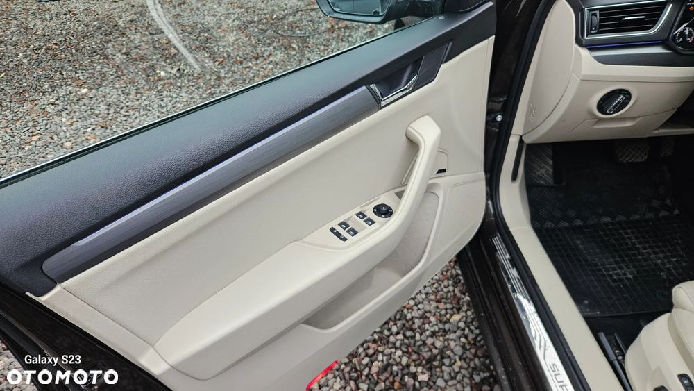 Skoda Superb 2.0 TDI DSG Premium Edition - 21