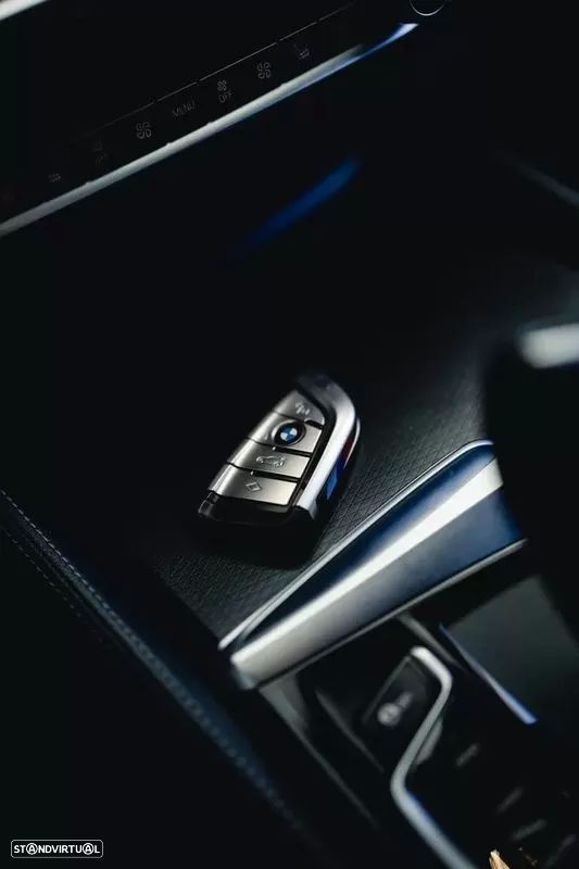 BMW 530 e Pack Desportivo M - 21