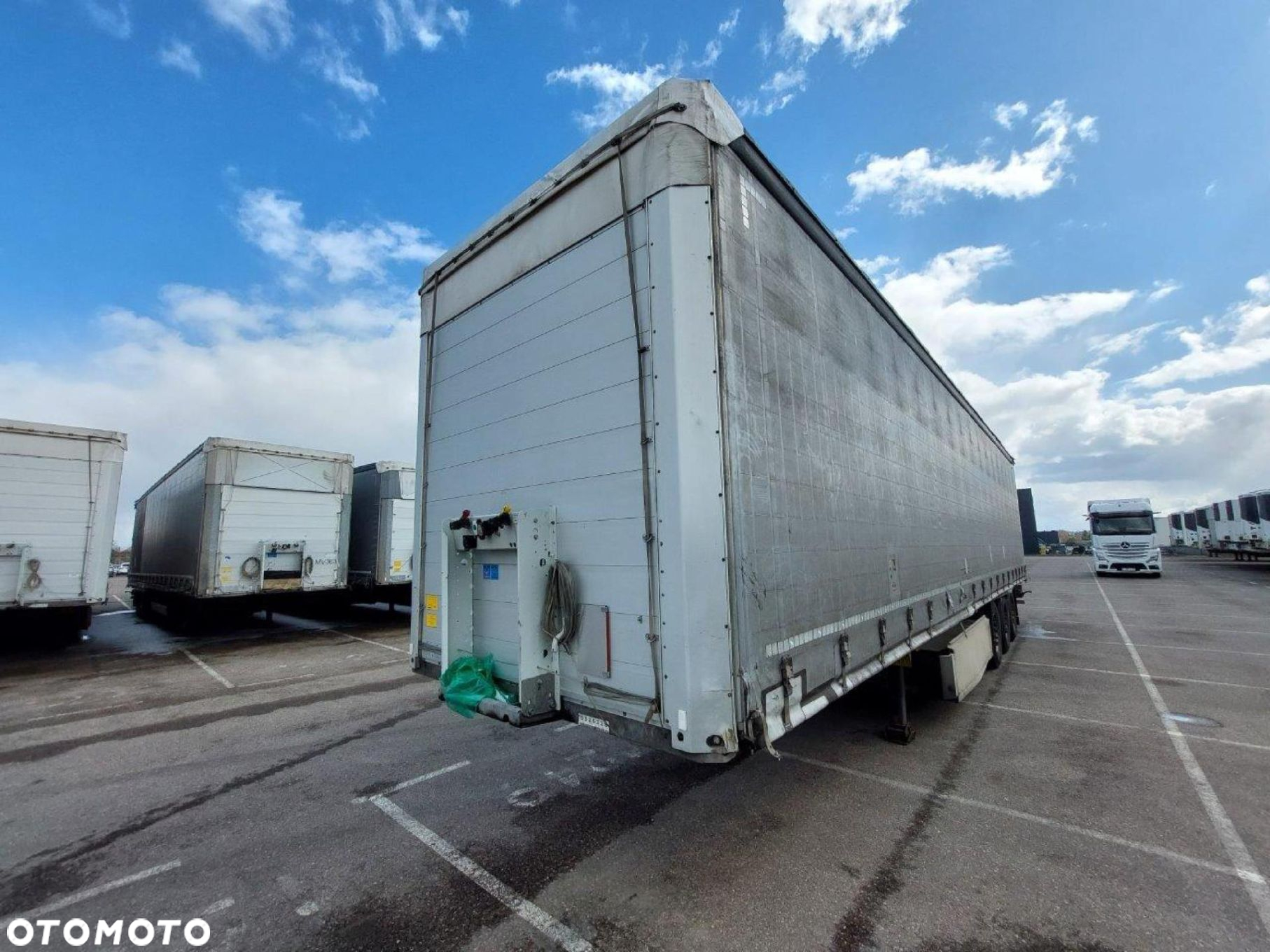 Schmitz Cargobull SCS24/L Lifting Axle - 3