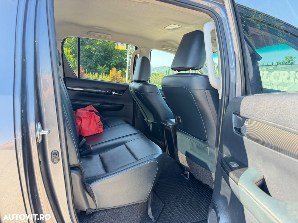 Toyota Hilux 2.8D 204CP 4x4 Double Cab AT Executive - 23