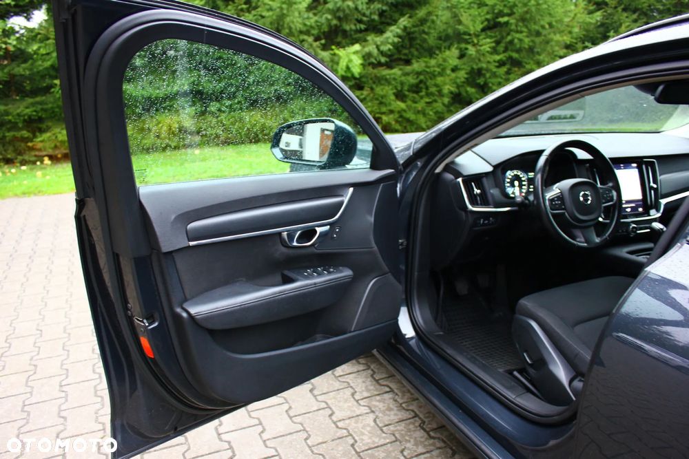 Volvo V90 D3 Momentum - 24