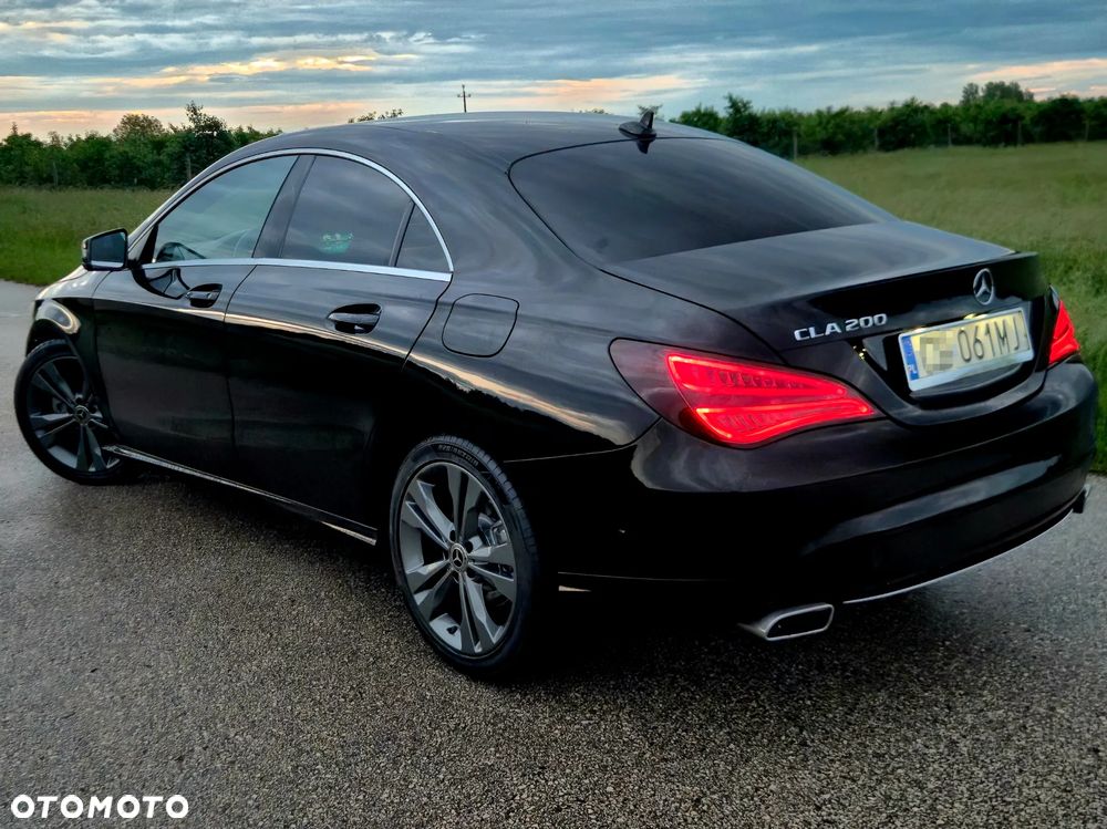 Mercedes-Benz CLA 200 7G-DCT - 17