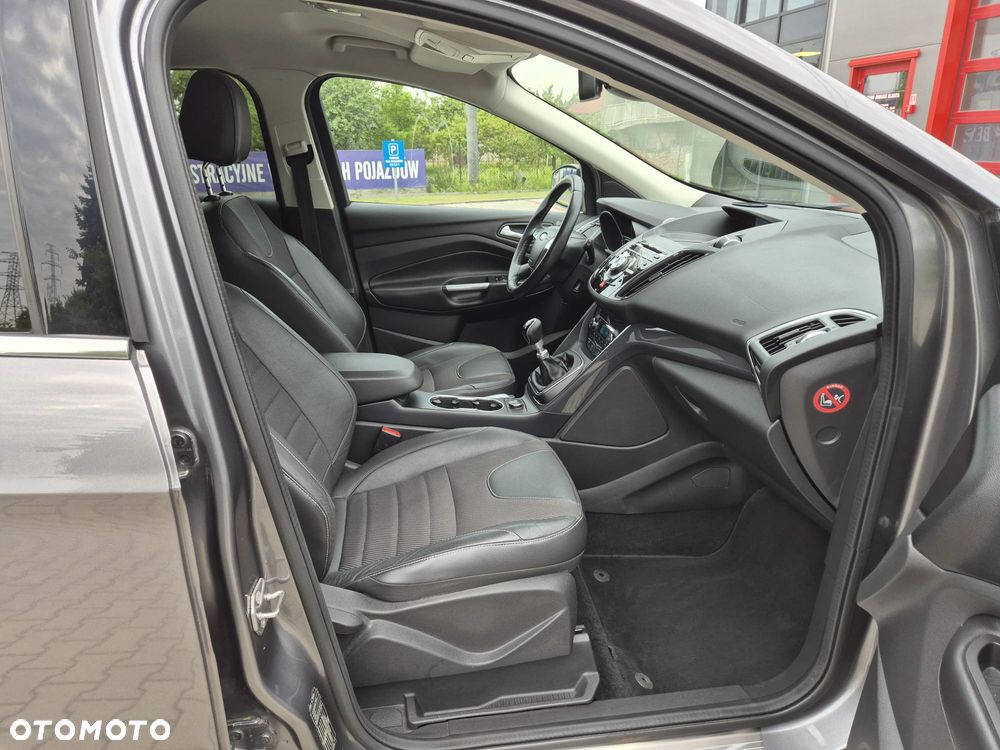 Ford Kuga 2.0 TDCi 4x4 Titanium - 27
