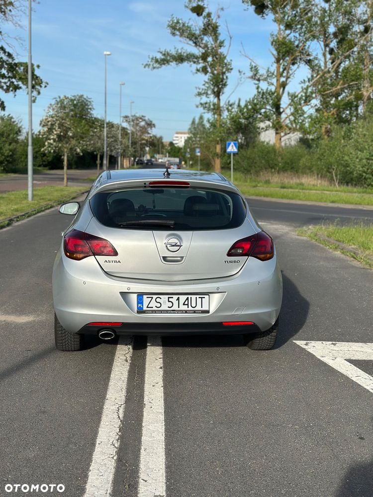Opel Astra 1.6 T Cosmo - 5
