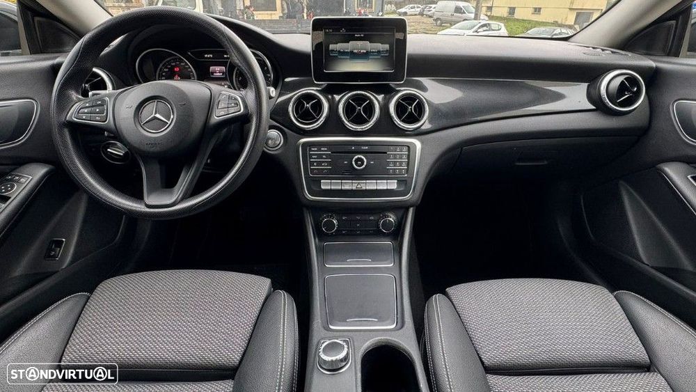 Mercedes-Benz CLA 180 - 21