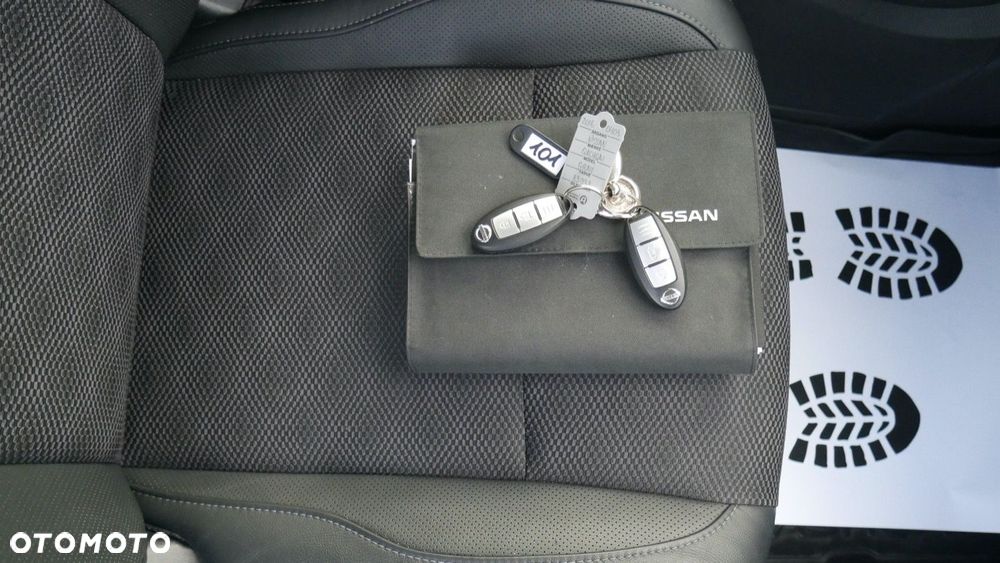 Nissan Qashqai - 25