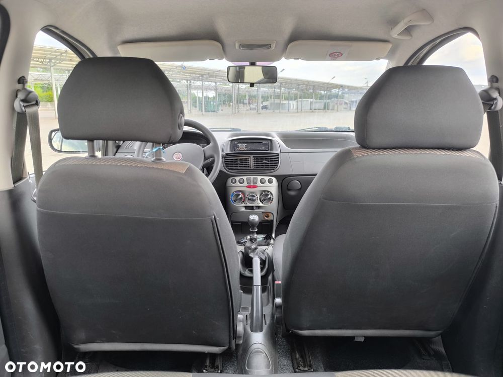 Fiat Punto 1.2 8V - 10