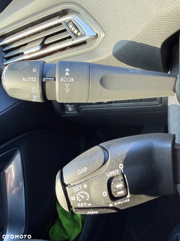 Peugeot 308 1.2 PureTech GPF Allure Pack S&S - 37