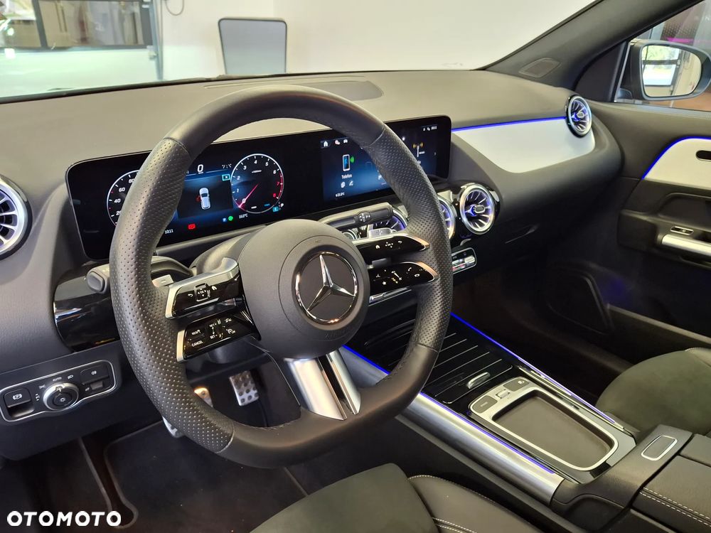 Mercedes-Benz GLA 200 AMG Line - 11