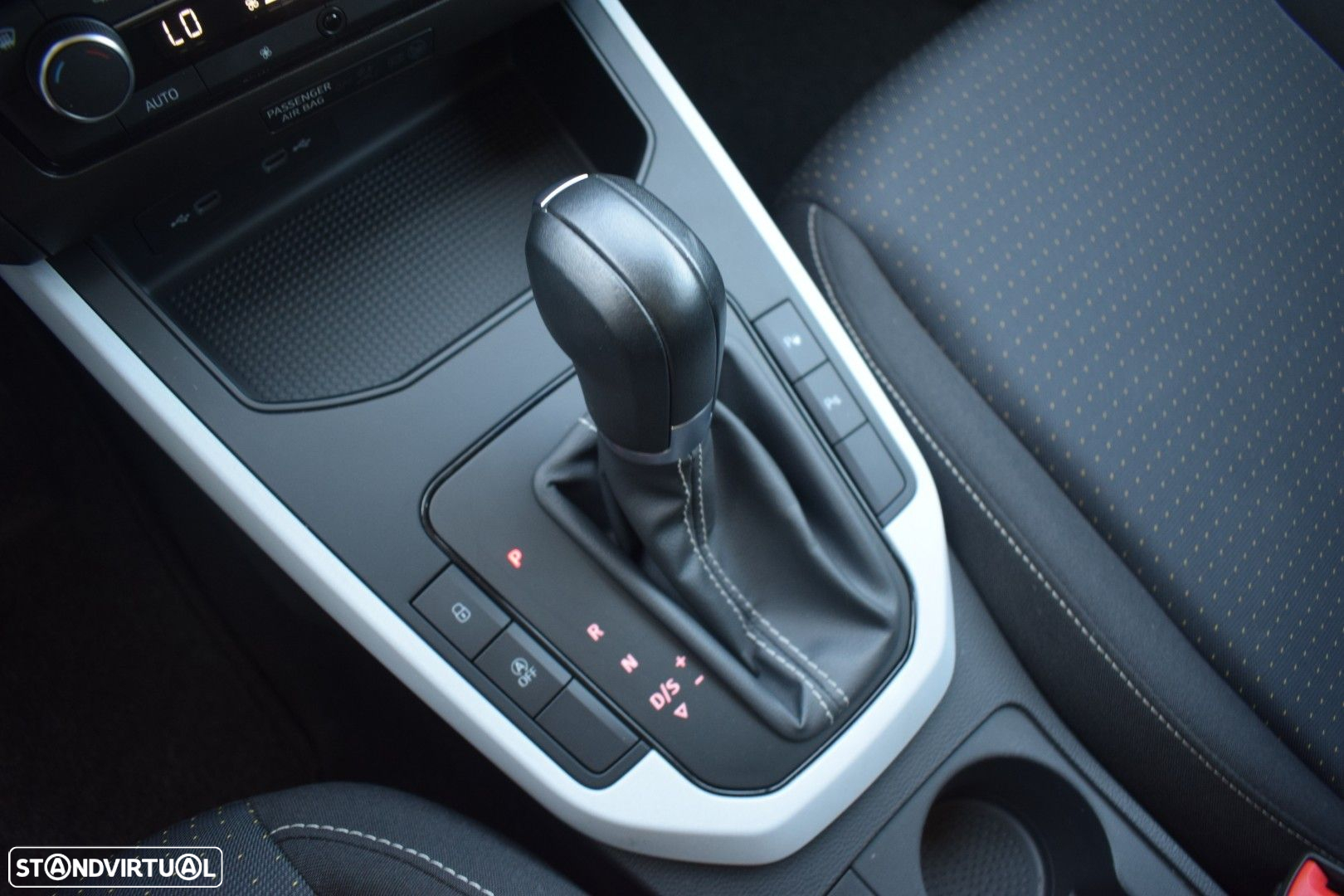 SEAT Arona 1.0 TSI Style DSG - 35