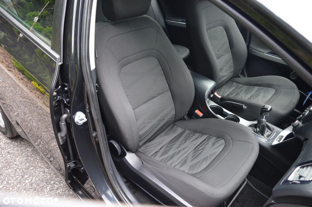 Kia Ceed - 34