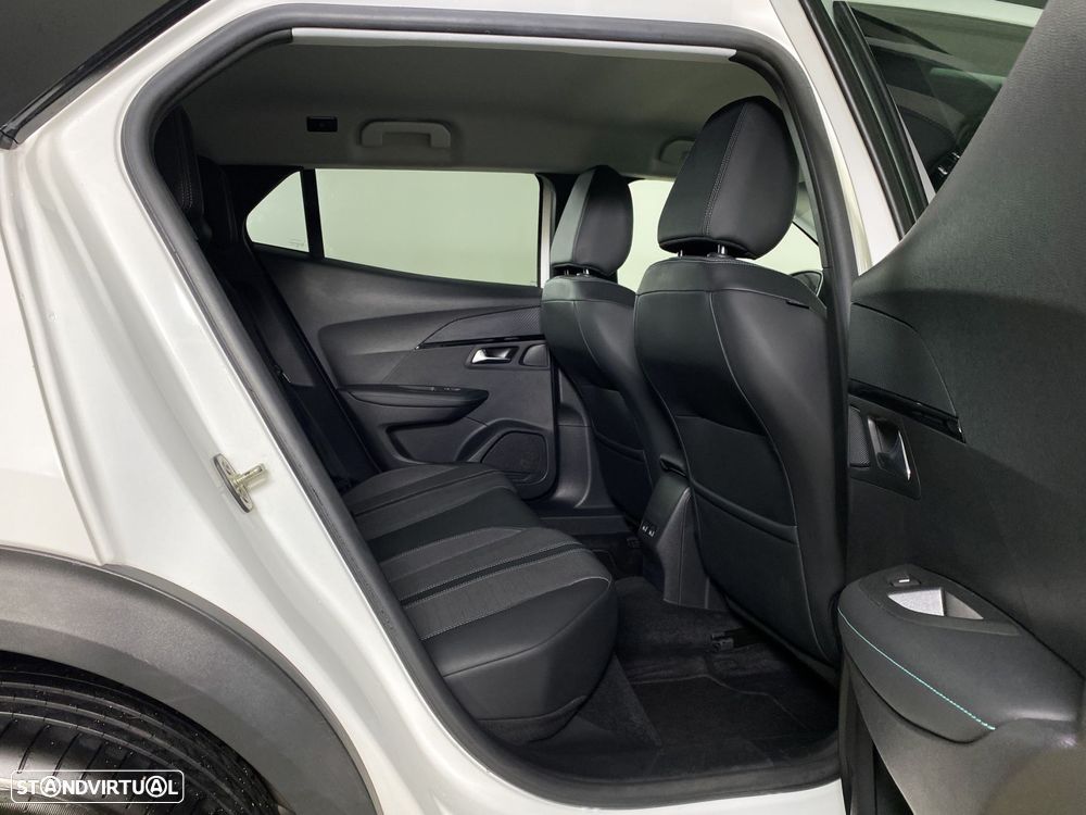 Peugeot 2008 1.2 PureTech Allure Pack EAT8 - 17