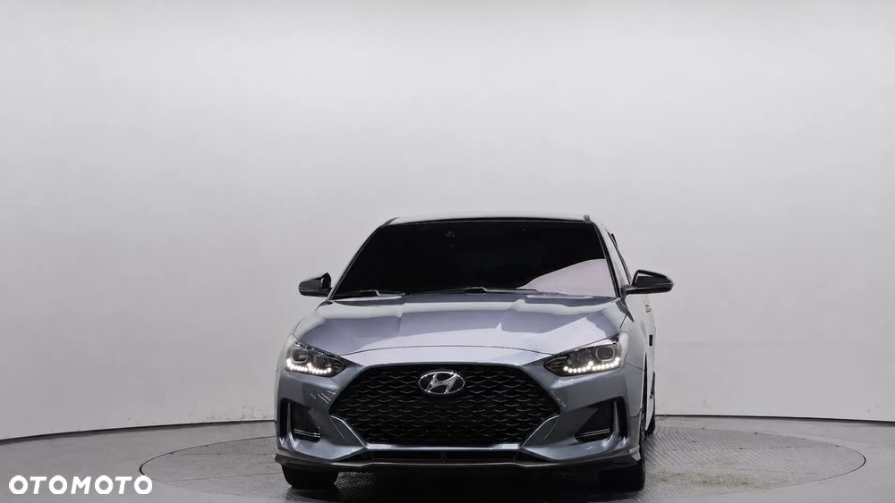 Hyundai Veloster - 4