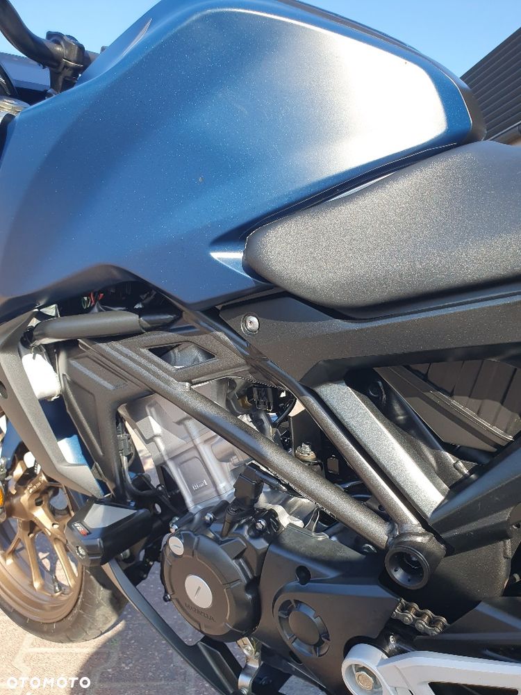 Honda CB - 16
