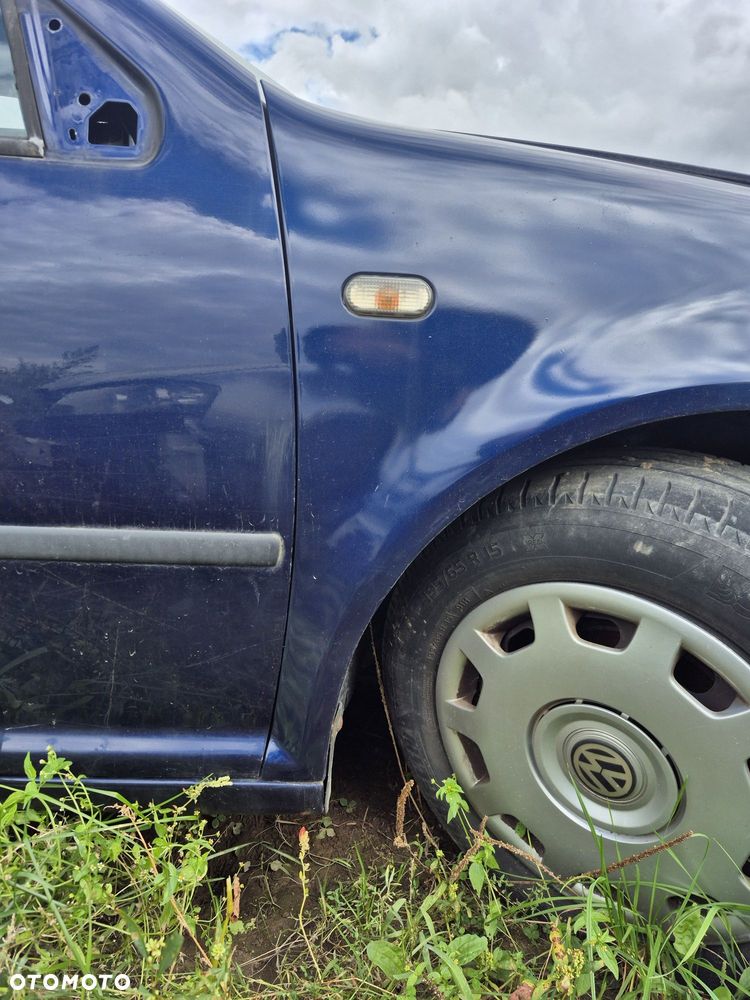 Błotnik prawy lewy vw golf iv kolor LB5N - 4