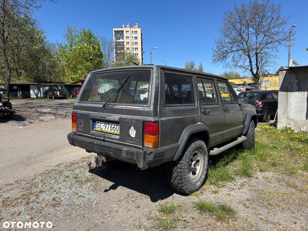 Jeep Cherokee - 3