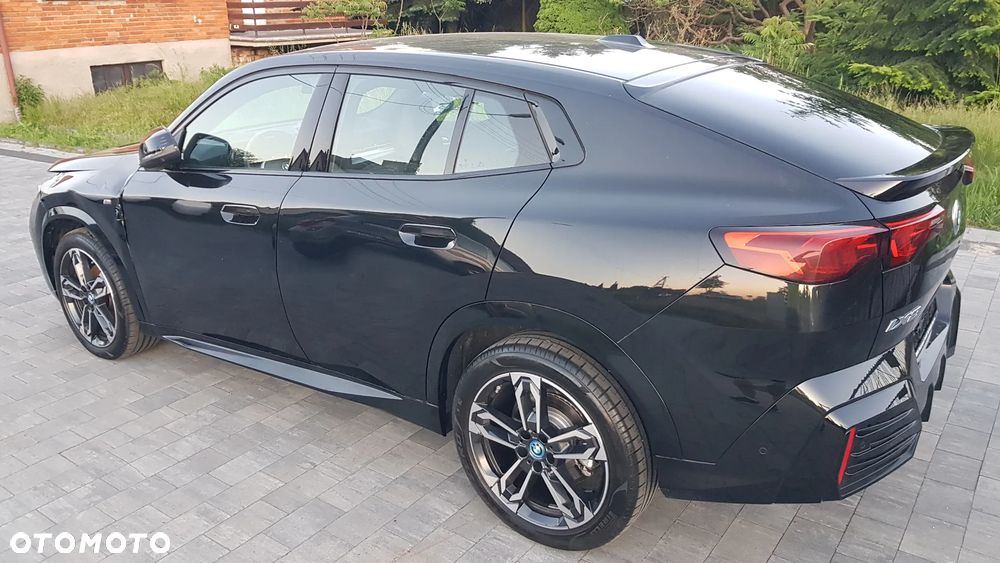 BMW iX2 - 8