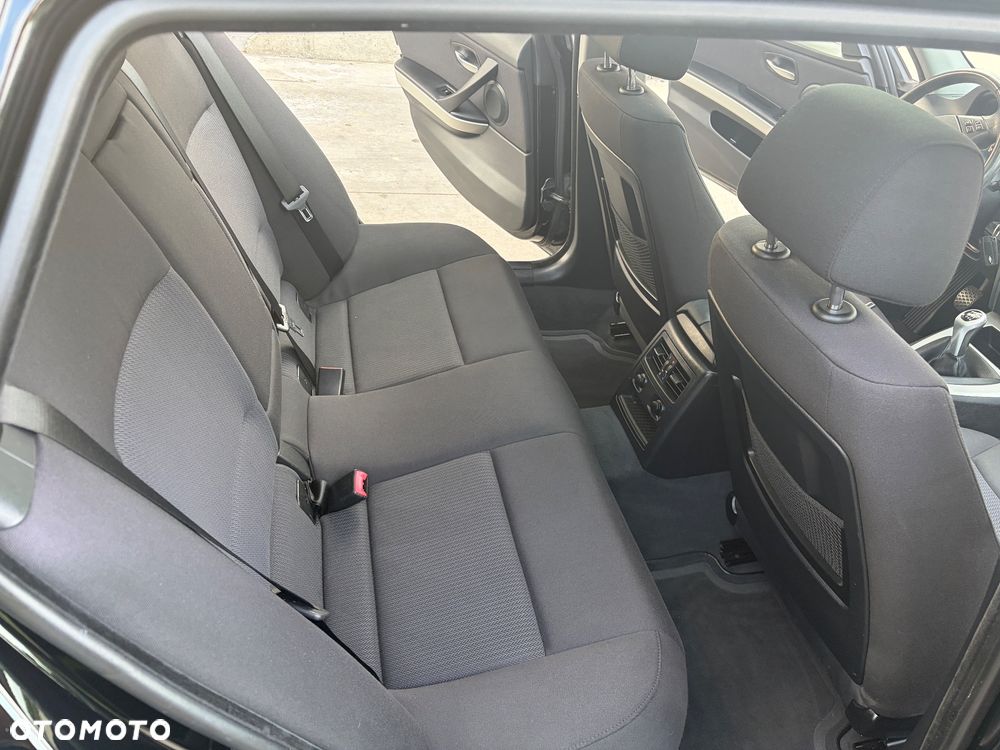 BMW Seria 3 318i Edition Exclusive - 11