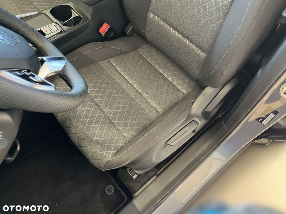 MG ZS Hybrid+ - 13