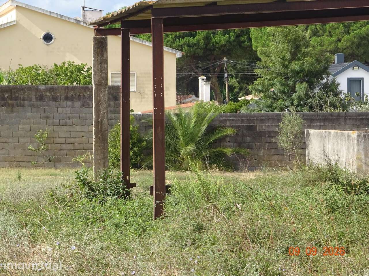 TERRENO COM ARMAZÉM DEVOLUTO- POSSIBILIDADE DE CONSTRUÇÃO - Grande imagem: 5/20