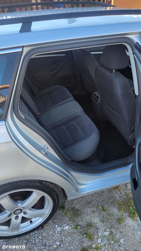 Volkswagen Golf 1.9 TDI DPF Sportline - 18