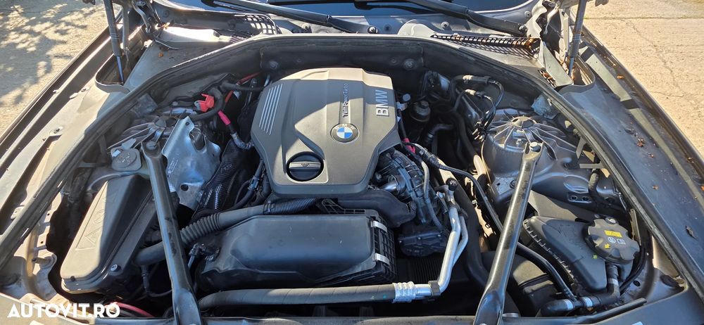BMW Seria 5 518d Aut. - 14