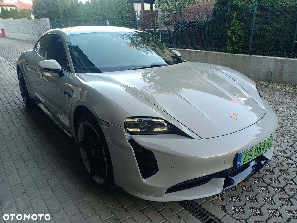Porsche Taycan Turbo - 4