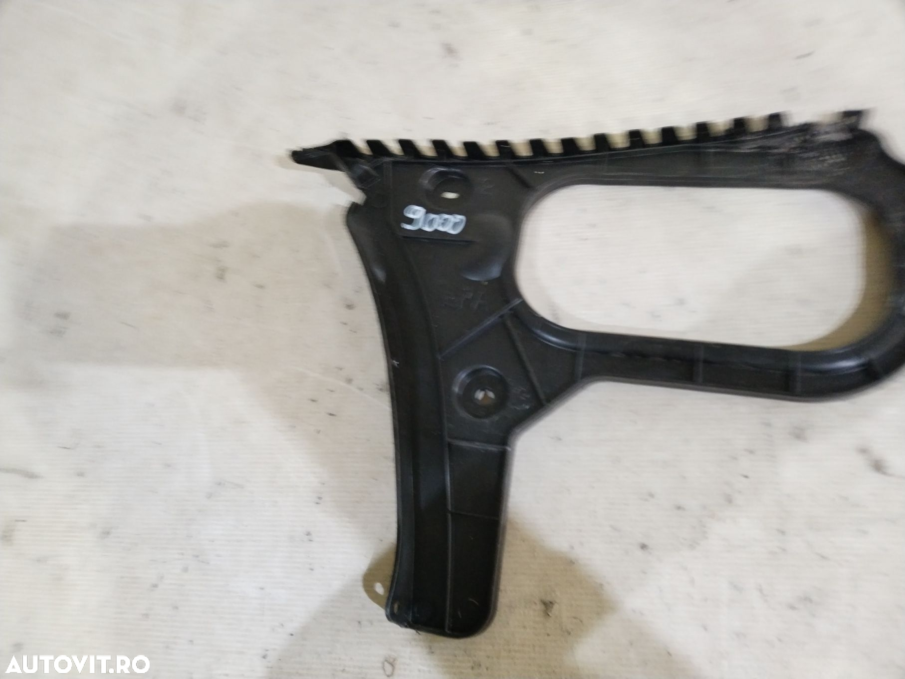 Suport stanga bara spate, Audi A3, Berlina, Sedan, 2013, 2014, 2015, 2016, 2017, 2018, 2019, cod origine OE 8V5807377B. - 2